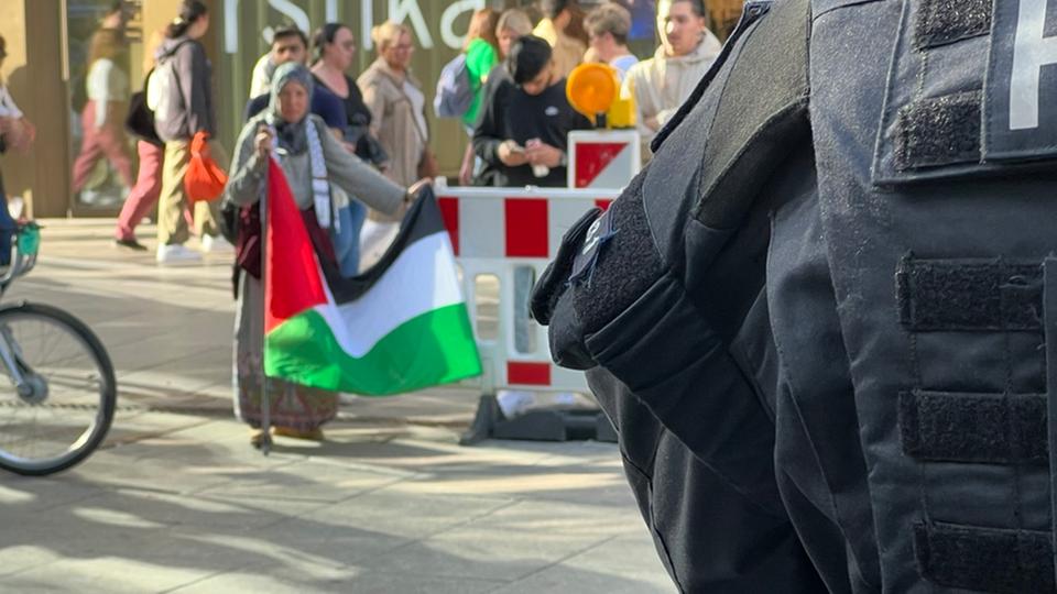 Frankfurt Verbietet Anti Israel Demos Video Hessenschau De Tv Hot Sex