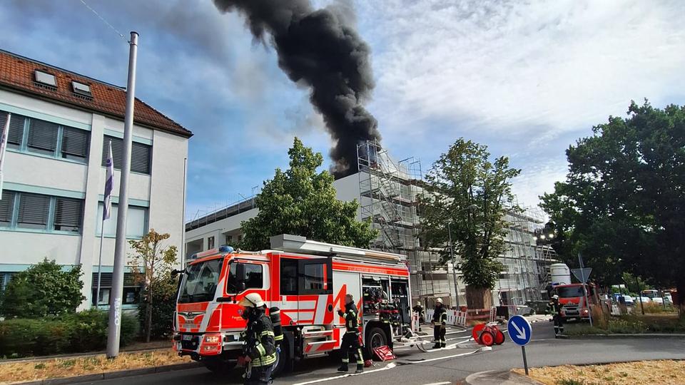 Gro E Rauchs Ule Ber Wiesbaden Nach Brand In Neubau Hessenschau De