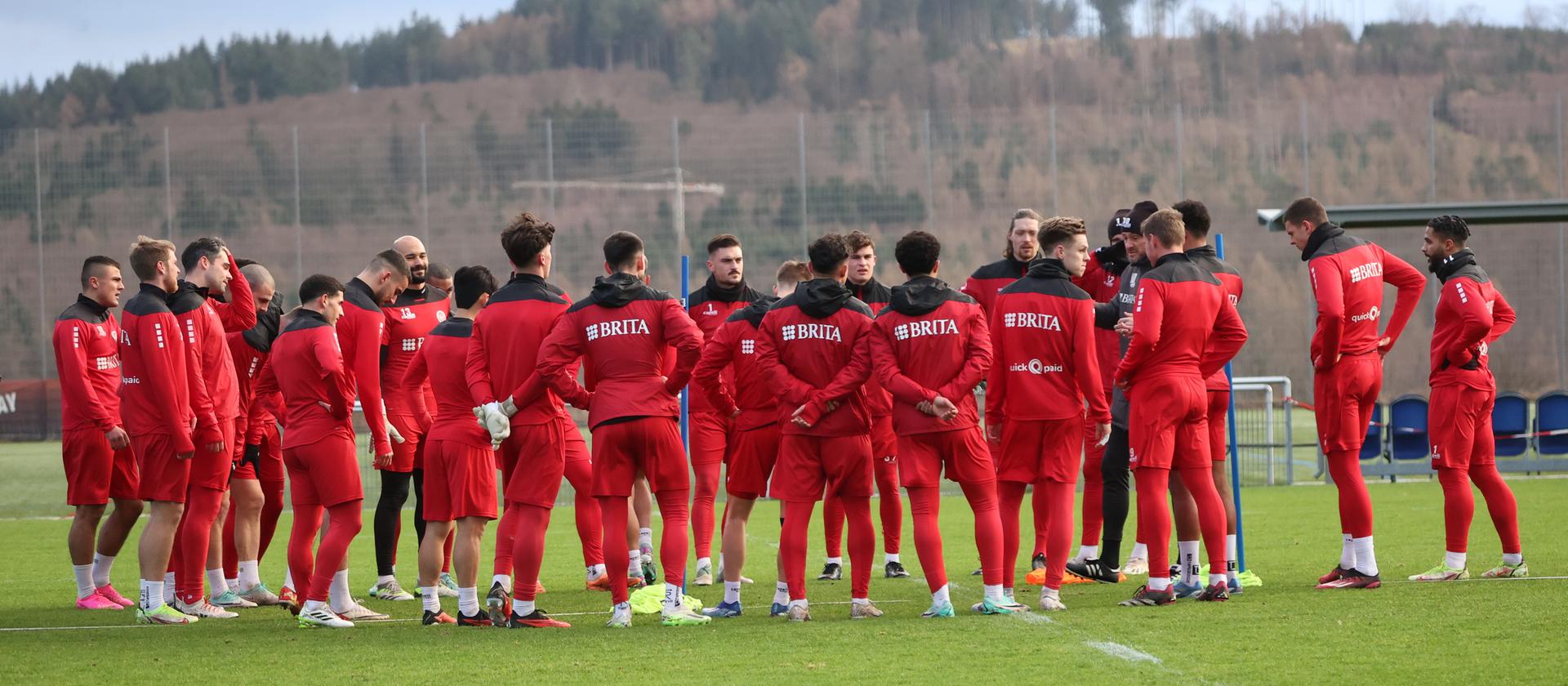 Wehen Wiesbaden Startet Mit Vorbereitung F R R Ckrunde Hessenschau De