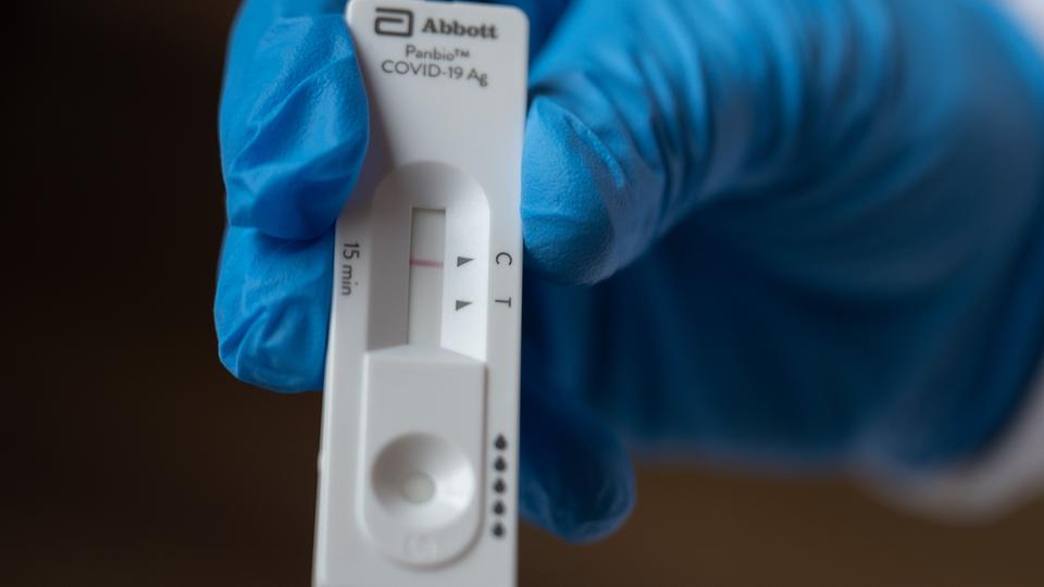 Fragen Und Antworten Was Sie Uber Antigen Schnelltests Wissen Mussen Hessenschau De Gesellschaft