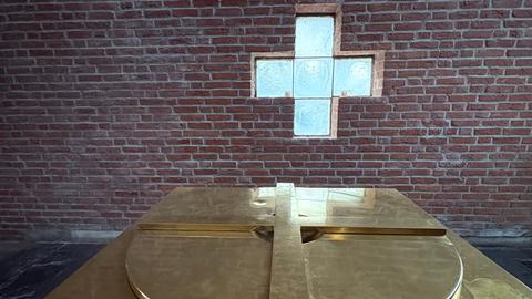 Ein Kreuz in der Bergkirche in Frankfurt-Sachsenhausen