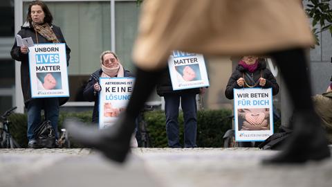 Mahnwachen von Abtreibungsgegnern im Frankfurter Westend