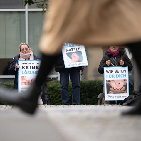 Mahnwachen von Abtreibungsgegnern im Frankfurter Westend