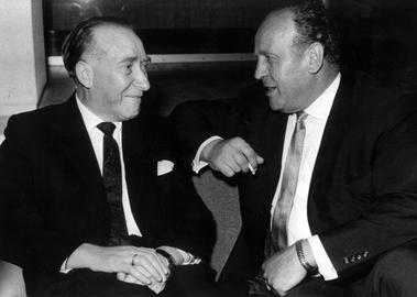 Oskar Schindler mit seinem ehemaligen Buchhalter Itzhak Stern (links) in Israel