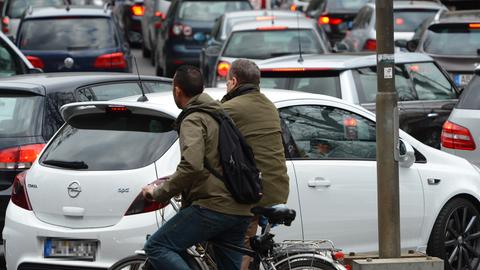 Zwei Radfahrer in Frankfurt