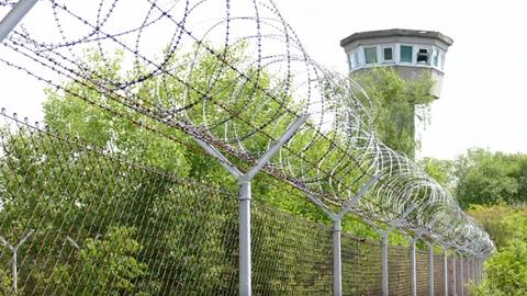 Ein ehemaliger Wachturm am Site Number 4 in Gießen - von hier aus wären die Atomwaffen gestartet: Ziel das Fulda-Gap.