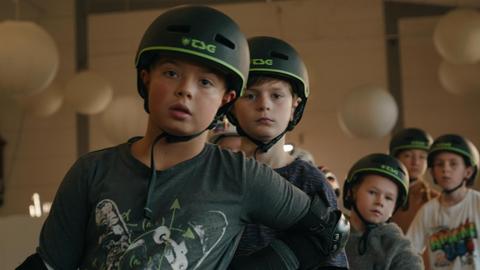 Lenny beim Skateboardtraining