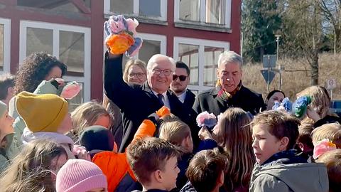 Steinmeier in Kindermenge