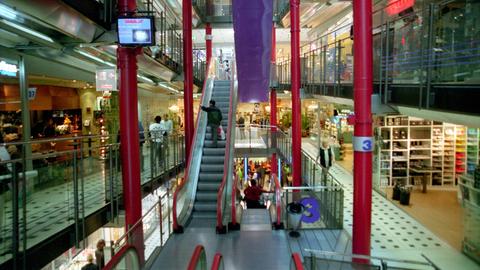 Innenaufnahme der Zeilgalerie, Rolltreppen und Gänge