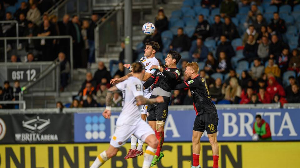 3. Liga: SV Wehen Wiesbaden Besiegt Dynamo Dresden Und Springt Auf ...