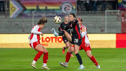 Korina Janez (1. FC Union), Barbara Dunst (Eintracht Frankfurt) und Antonia Halverkamps