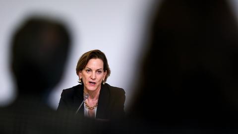 Anne Applebaum bei Pressegespräch auf der Buchmesse