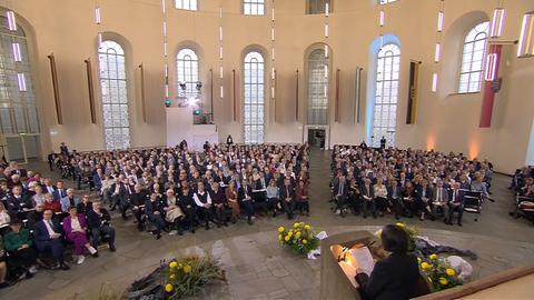 Blick von oben auf das Publikum in der Paulskirche