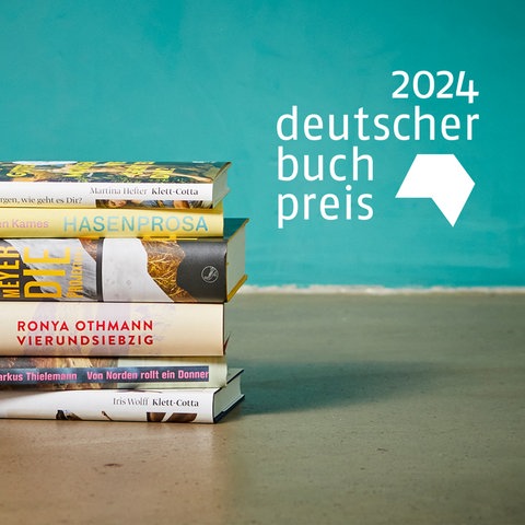 Die gestapelten Shortlist-Bücher 2024. 