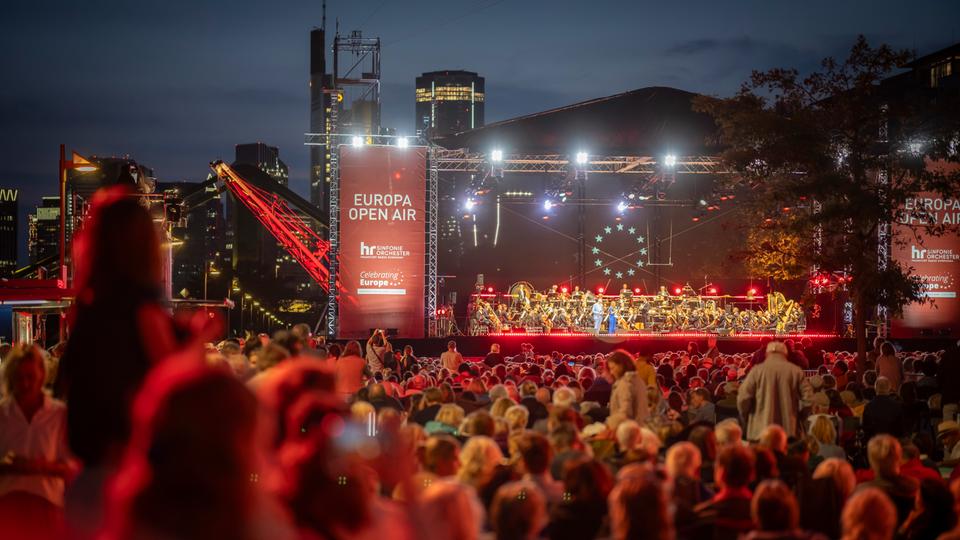 17.000 beim Europa Open Air in Frankfurt: Magie am Main