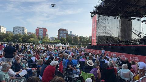 Publikum vor der Bühne des Europa Open Air 2024