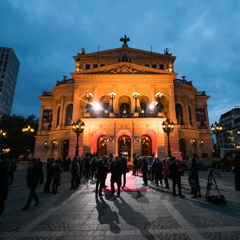 Roter Teppich vor der Alten Oper in Frankfurt