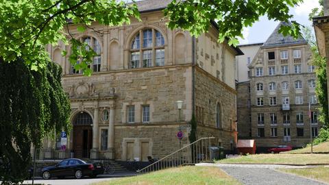 Blick auf das historische Gebäude der Murhardschen Bibliothek