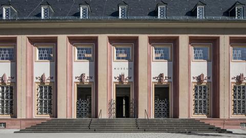 Kunstmuseum Wiesbaden, Eingang