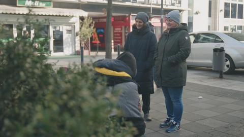 Streetworkerinnen Eliza und Viktoriya bei der Arbeit.