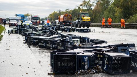 Bierkisten auf der A67