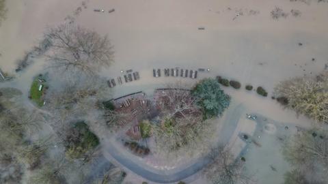 Der Weinprobierstand von Hattenheim ist durch das Hochwasser des Rheins überflutet (Luftaufnahme mit einer Drohne). 