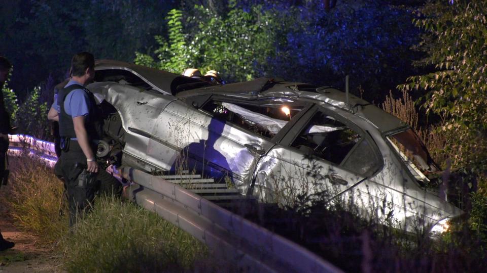 A67 Mann Von Lastwagen Uberrollt Linienbus Kracht Mit Auto Zusammen Fussgangerzone Auf Probe In Kassel Hessenschau De Hessen Am Morgen