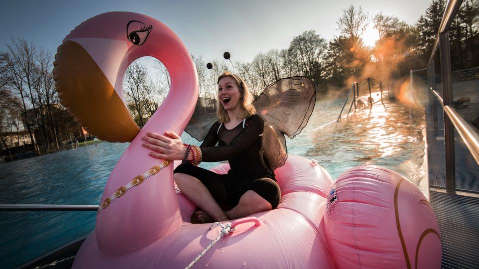 Frankfurt Start Der Freibad Saison Bei Vier Grad Hessenschau De