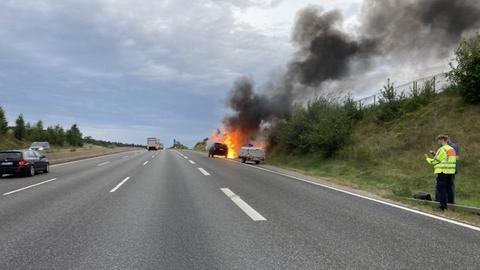 Brennendes Auto auf der A4 bei Bad Hersfeld