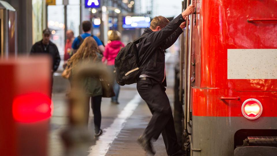 Erfolg Für GDL: Auch Landesarbeitsgericht Erlaubt Streik Bei Deutscher ...