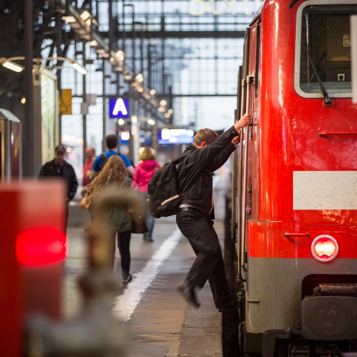 Bahnstreik Beendet: Regional- Und Fernzüge Fahren Wieder Nach Plan ...