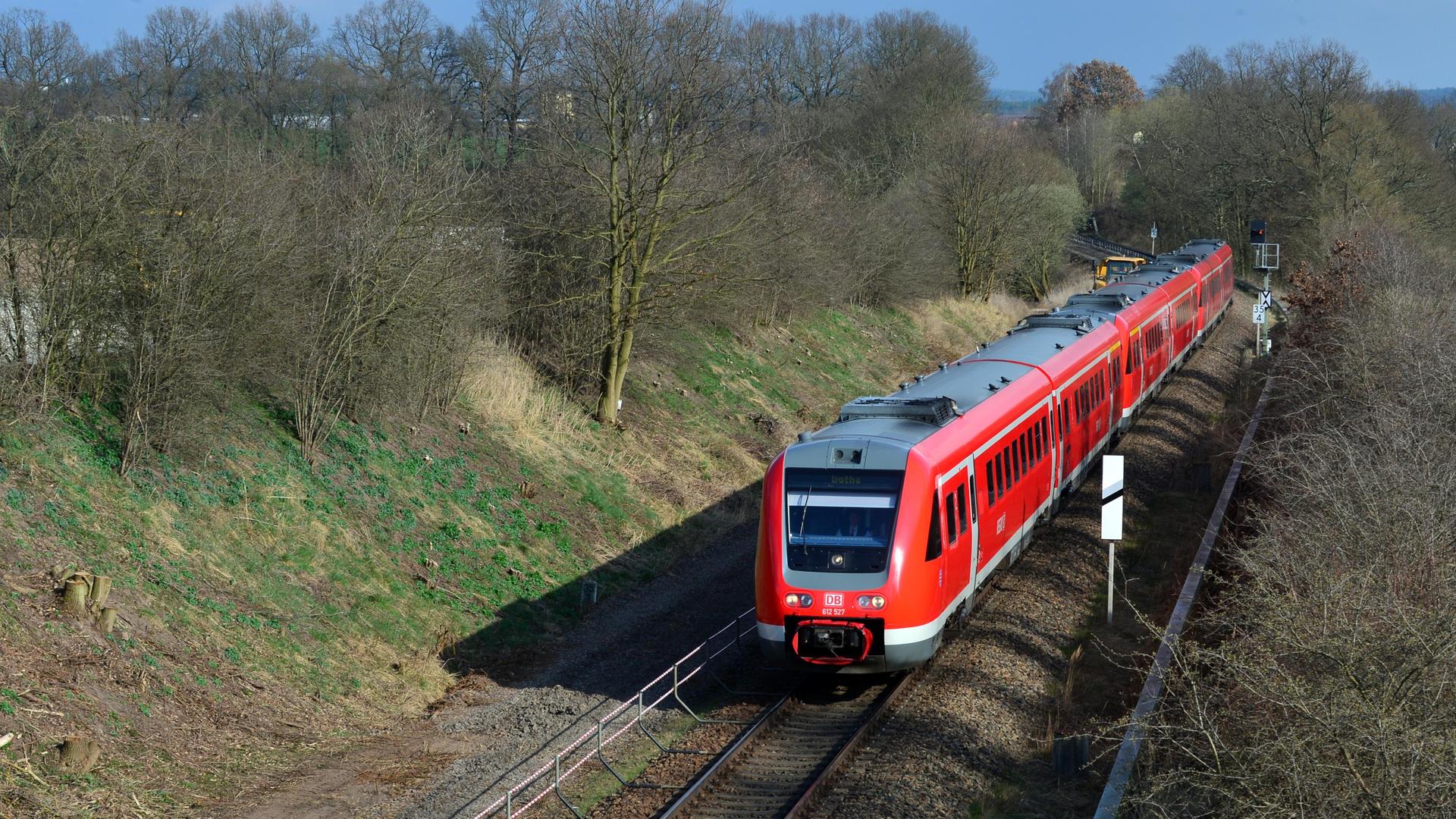 Ersatzverkehr Auf Der Riedbahn Läuft | Hessenschau.de | Panorama