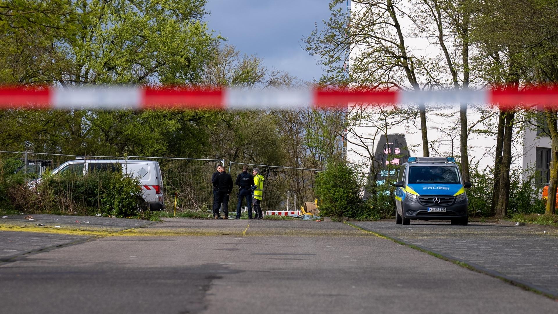 ++ Stau Auf A7 Nach Lkw-Brand ++ Bombenfund In Wiesbaden ++ Mordprozess ...