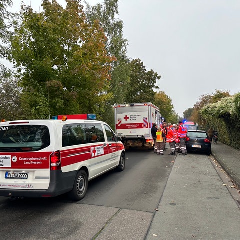 Einsatzfahrzeuge bei dem Brand in Gießen.