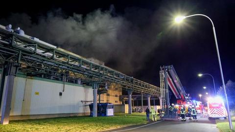 Brand in Industriegebiet in Bad Hersfeld mit starker Rauchentwicklung