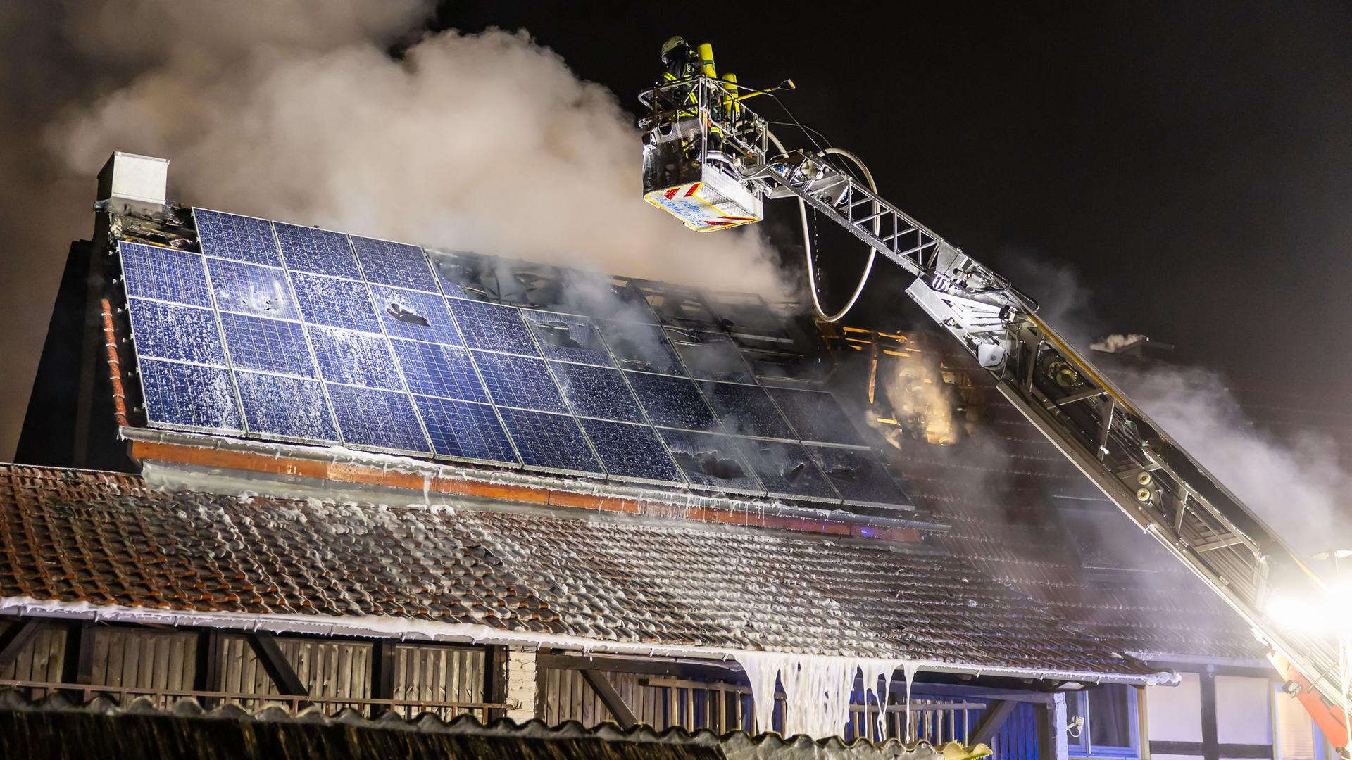 Balkonkraftwerk-Speicher in Riedstadt explodiert, Solaranlage bei