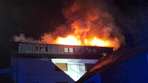 Im Dachgeschoss eines Hauses in Steffenberg war das Feuer ausgebrochen