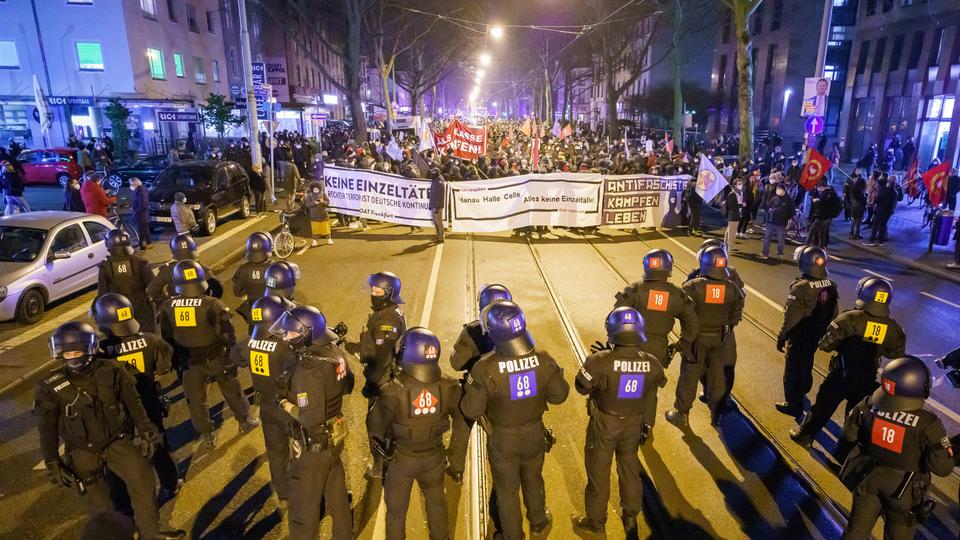 Gedenken an Opfer des Anschlags von Hanau +++ 3.000 ...