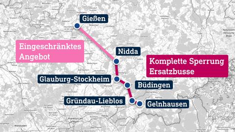 Karte, die das Gebiet zwischen Gelnhausen und Gießen zeigt. Dazwischen ist die Bahnstrecke eingezeichnet.