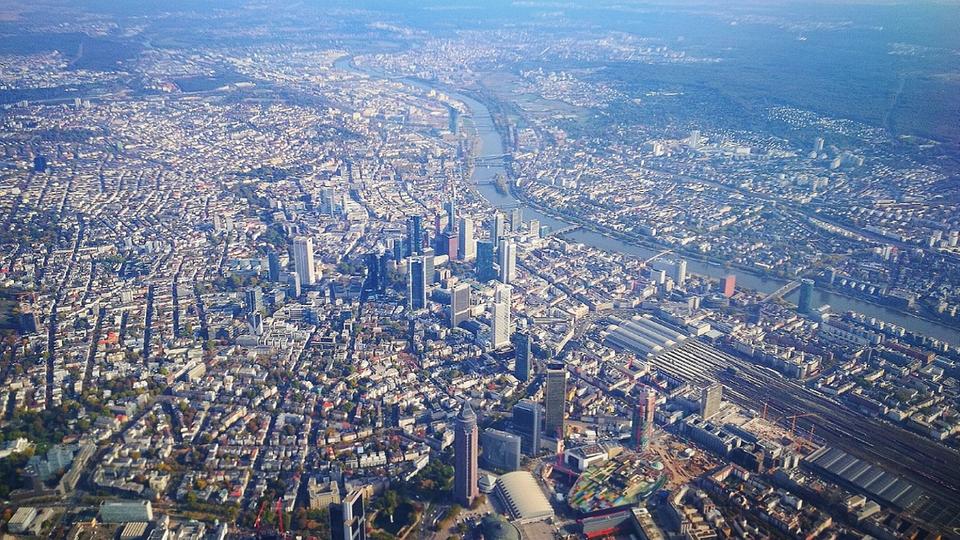 Wie viele Einwohner hat Frankfurt Höchst?