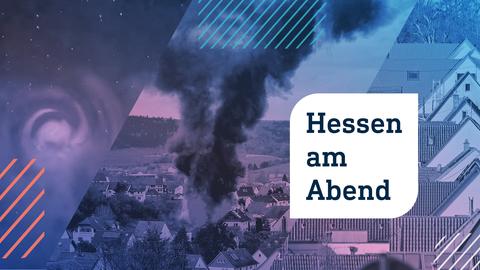 Collage aus drei Fotos: wwei Bilder von blau-weißlicher Spirale am Nachthimmel; in der Mitte Meterhohe Flammen schlagen aus einem Gebäude in Wartenberg (Vogelsberg); rechts Blick auf eine Wohnsiedlung