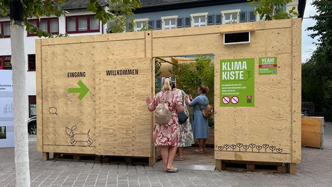 Klimakiste auf dem Domplatz in Geisenheim (Rheingau-Taunus)