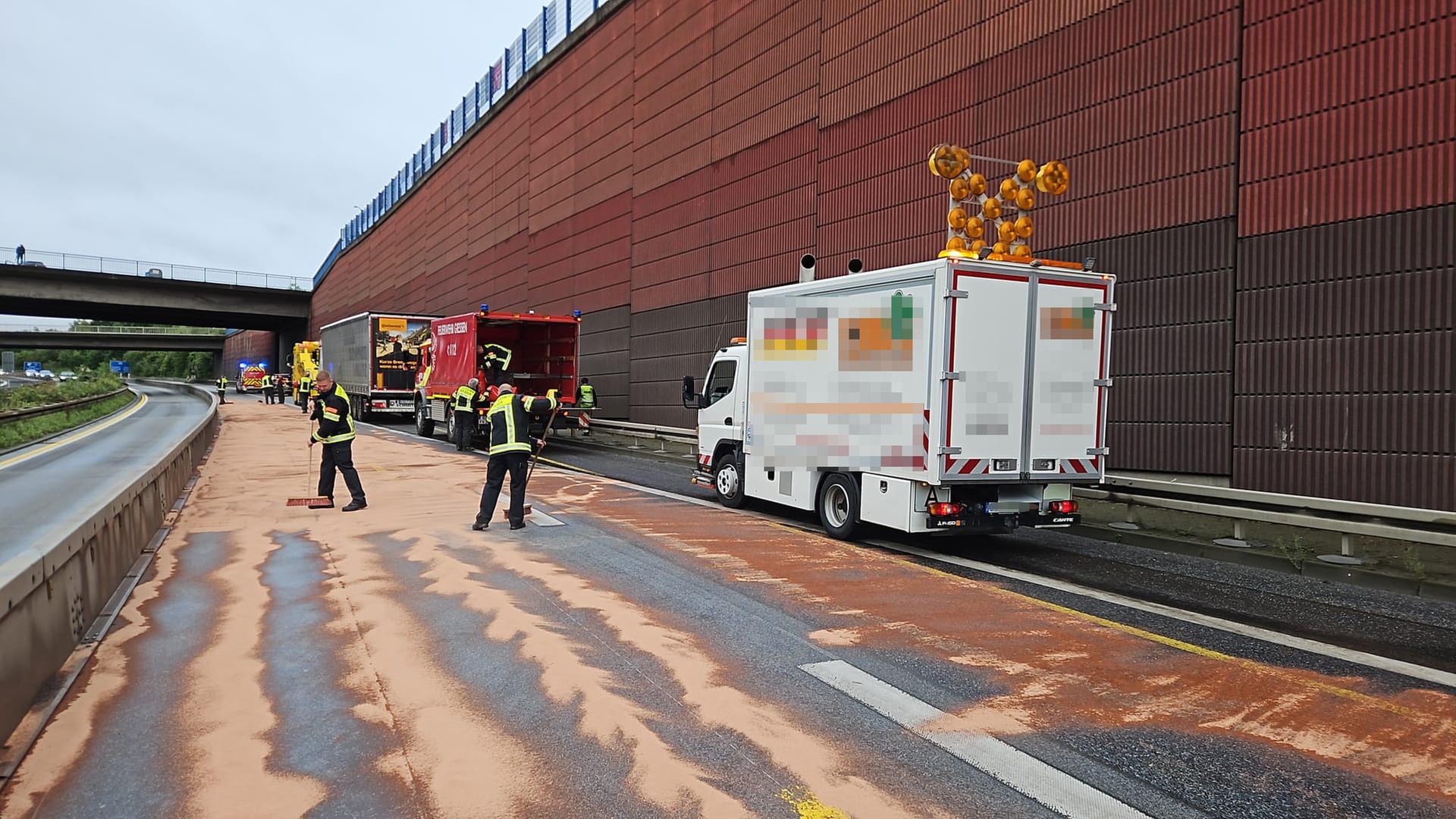 Unfall-Lkw Zieht Ölspur über Mehrere Autobahnen: Sperrungen Auf A480 ...