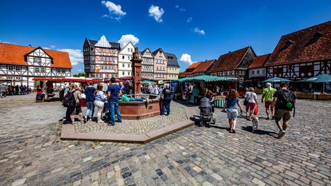 Martkttag im Hessenpark - bei schönstem Sonnenschein. Das Foto hat uns hessenschau.de-Nutzer Peter Dahlhaus aus Dreieich geschickt.