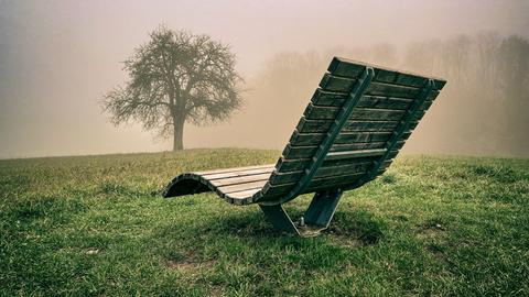 Waldsofa im Nebel bei Beselich. Das Foto hat uns hessenschau.de-Nutzer Daniel Hoß aus Runkel geschickt.