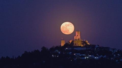 Leuchtend roter Mond