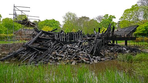 Der abgebrannte Pavillon 