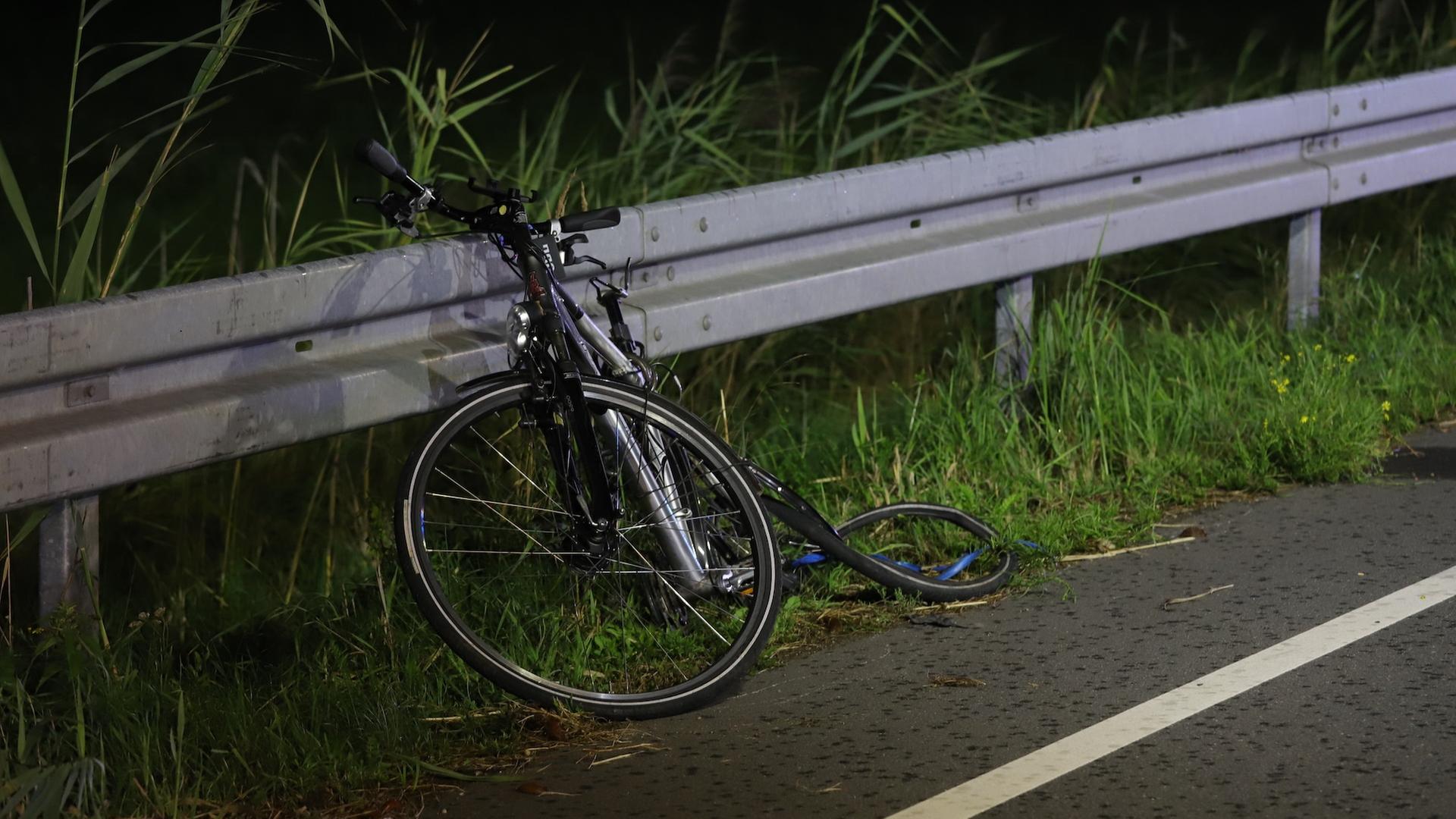 Fahrradfahrer Stirbt Nach Auffahrunfall In Eppertshausen | Hessenschau ...