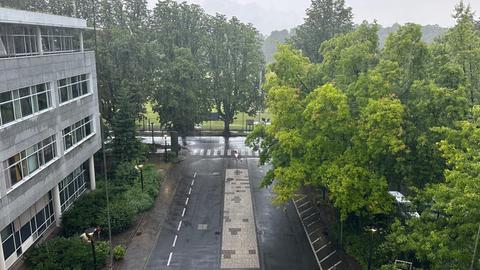 Regen am hr-Gelände in Frankfurt