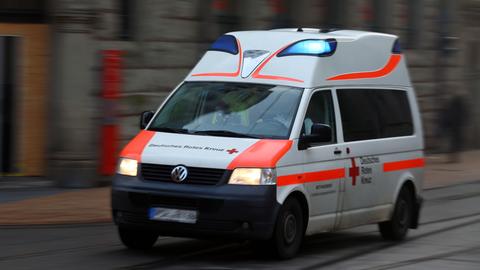 Sujet Rettungsdienst Rettungswagen Fahrt Tag